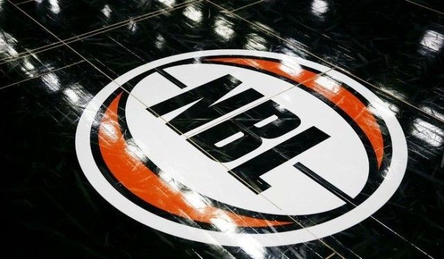 尹鸿博告别信：膝盖和小腿肌无法承受梦想之重，未来会做青训（尹鸿博告别：膝盖与小腿肌难负逐梦之重，未来投身青训）