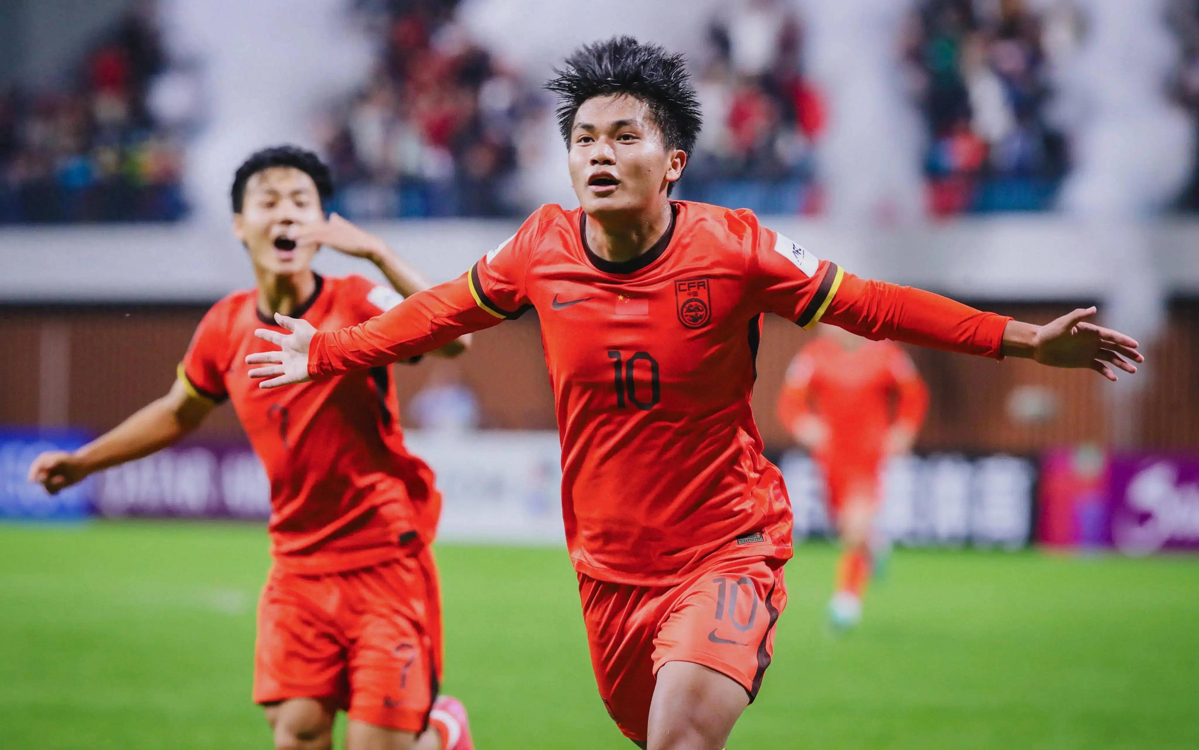 球员抢断后反击一条龙（抢断后全场一条龙反击）