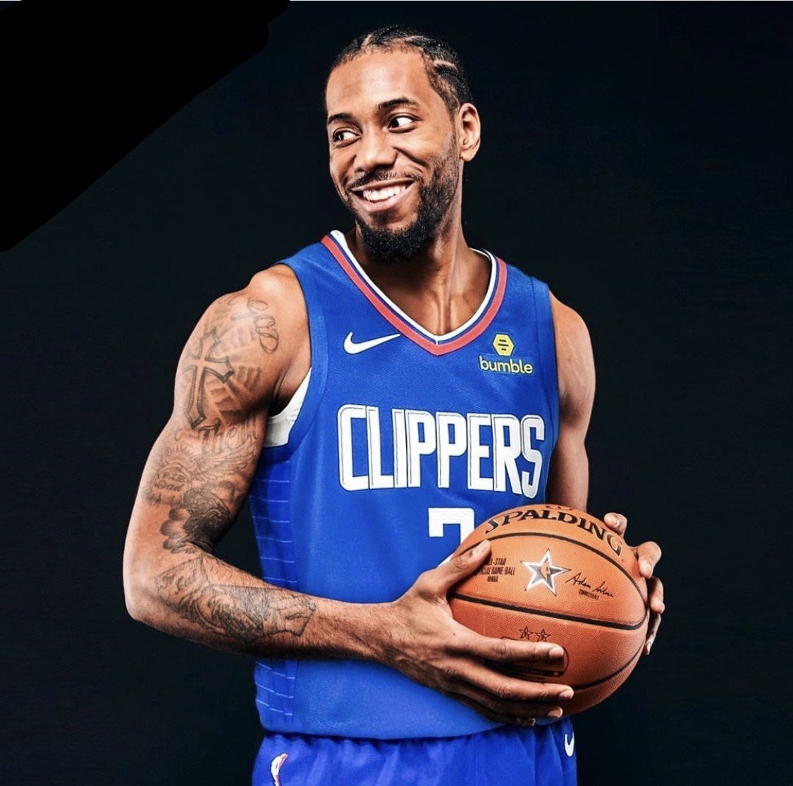 球星打入赛季第10球，状态稳步提升（球星收获赛季第10球，状态持续走高）