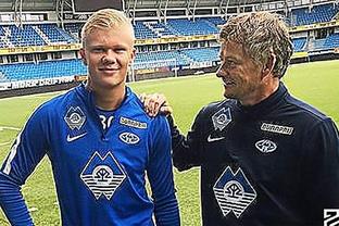 黄蜂官方：三球左脚踝酸痛，本场比赛不会回归