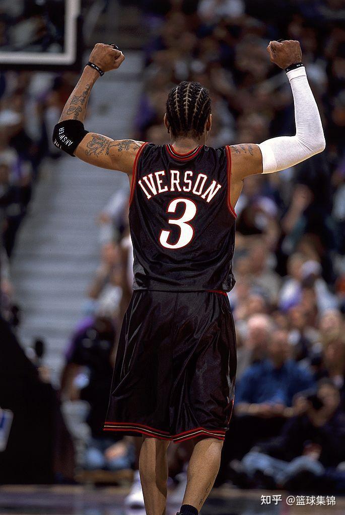 埃杜在高铁站被围满，合同今年到期，他说明年也希望在深圳（埃杜高铁站遭围堵，合同今年到期：盼明年留在深圳）