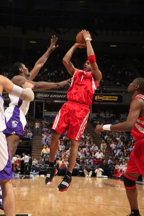 利物浦对罗德里戈兴趣浓厚，其连续31场未进球创纪录，皇马愿以高价出售。（利物浦强烈追逐罗德里戈，31场球荒创纪录，皇马愿高价出售）