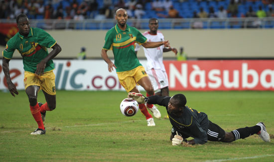 欧冠积分榜分析：各队晋级形势紧张,（欧冠积分榜解读：出线竞争白热化）