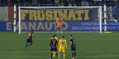 德利赫特：球队还不在想要的位置上，希望本赛季拿到欧冠资格