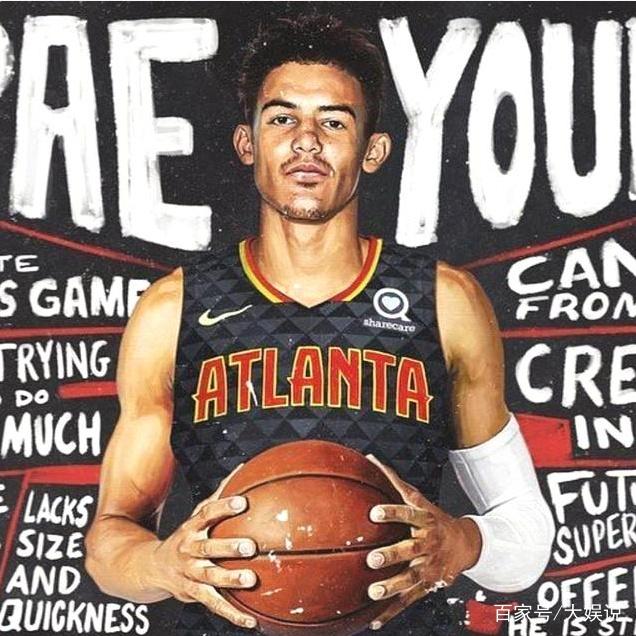 积雪已覆盖球场，加拿大联赛球员在雪战中完成潇洒倒钩得分（大雪封场，加拿大联赛球员雪中倒钩破门）