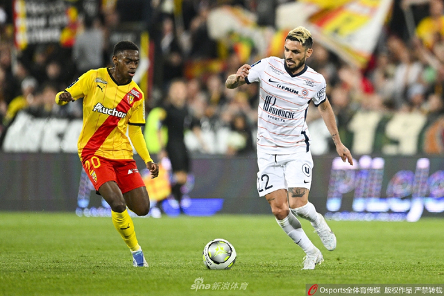 记者：世界杯抽签仪式开始前，大力神杯已经抵达华盛顿（记者：世界杯抽签未启，大力神杯已先抵华盛顿）