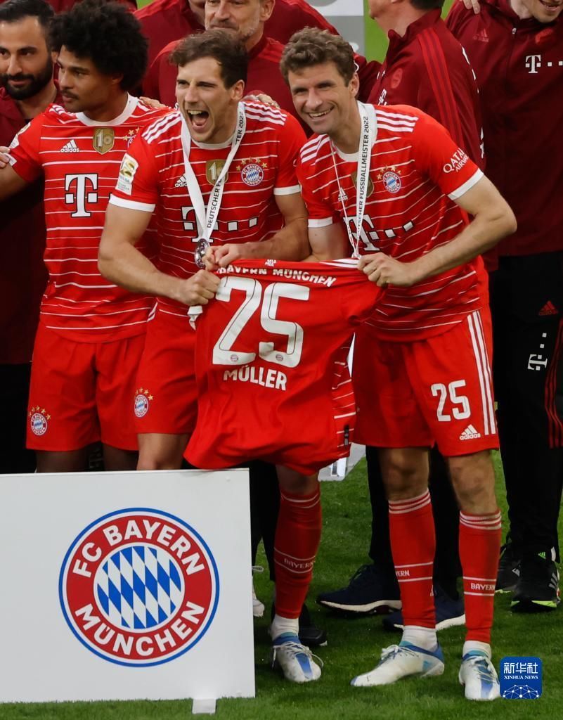 利物浦决定出售萨拉赫，高层认为其已造成不可挽回损失，计划启用塞梅尼奥替代。