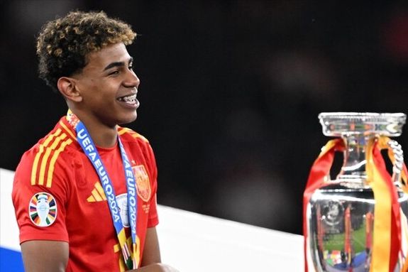 阿莱格里：我绝对没有冒犯裁判；莱奥具备成为中锋的特点（阿莱格里：绝无冒犯裁判之意，莱奥有当中锋的条件）