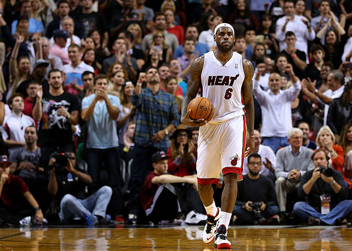 环足奖年最佳男足俱乐部候选：巴黎、切尔西、巴萨、拜仁在列（环足奖年度最佳男足俱乐部候选出炉：巴黎、切尔西、巴萨、拜仁入围）