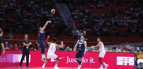 2025巴甲36轮：拉扬双响斩落大红，内马尔经典传射擒狮（2025巴甲第36轮：拉扬梅开二度击退大红，内马尔传射建功驯狮）