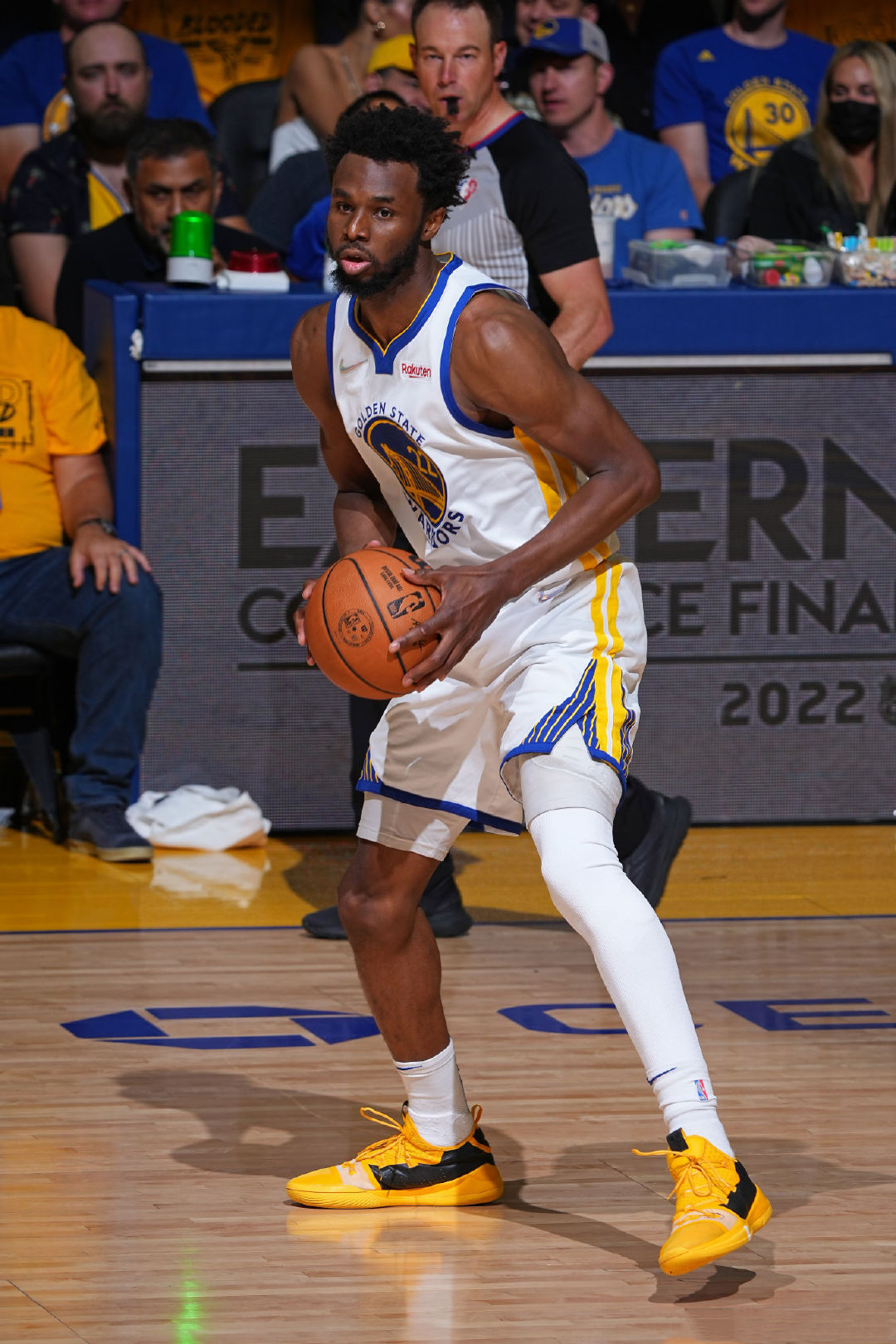 冲冠！2026赛季中超第一黑马现身，教练更新换代，瞄准多名国脚（剑指冠军！2026中超黑马崛起，教练组换代升级，锁定多位国脚）